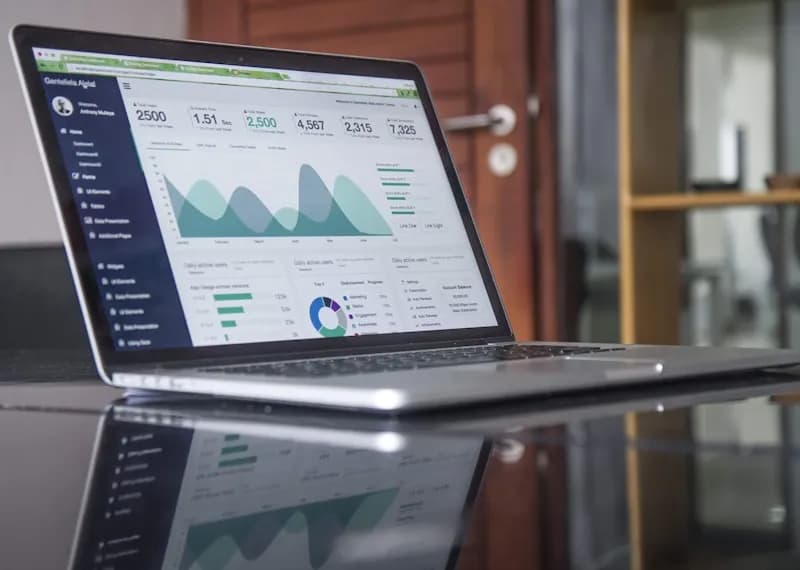 Sitios Web Corporativos - Aura Film Manta, Ecuador - Sitios web profesionales y de alto rendimiento para agencias, consultores e inmobiliarias. Construidos para generar confianza y explicar tu valor al instante.